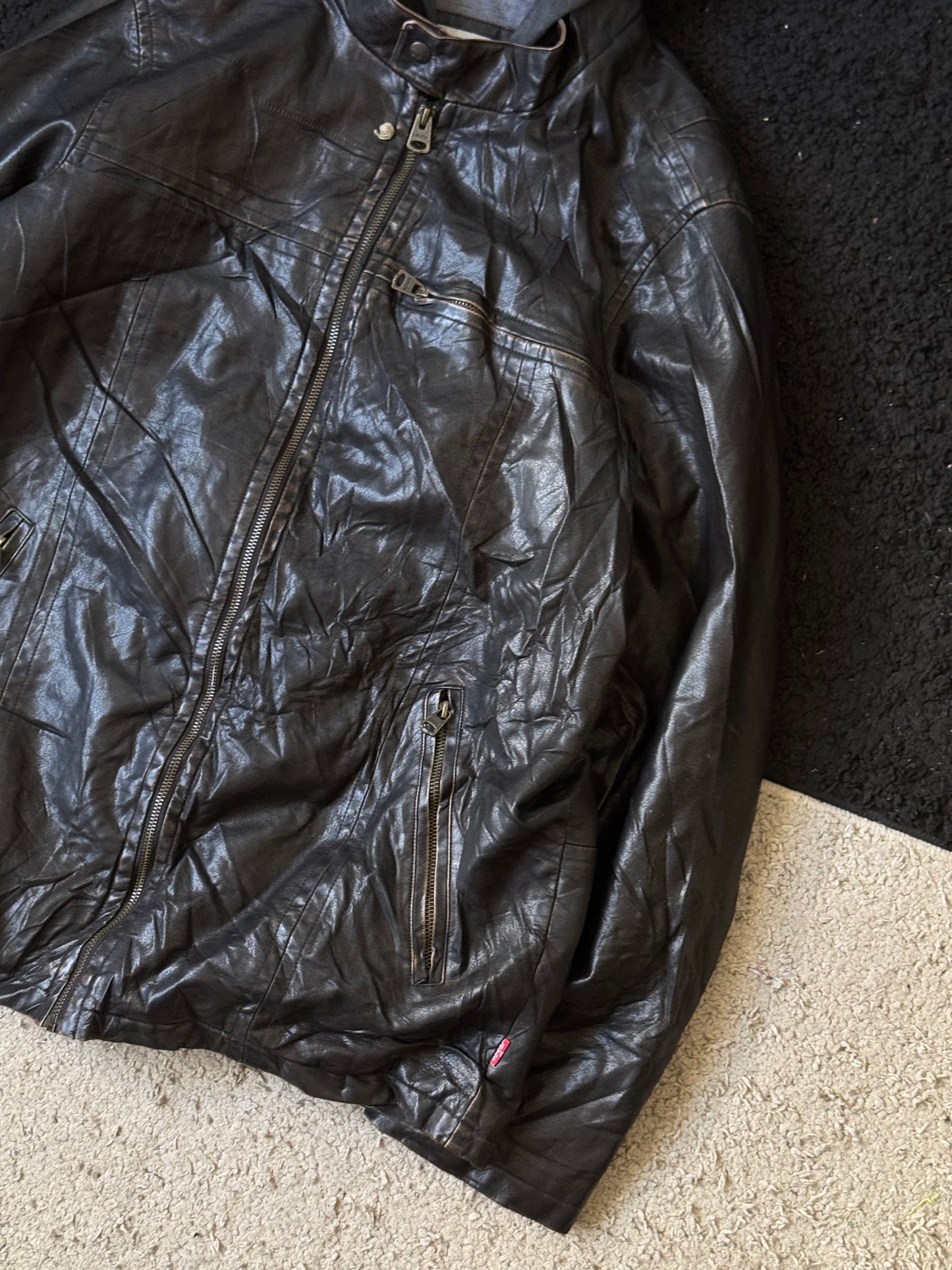 LEVIS LEATHER JACKET