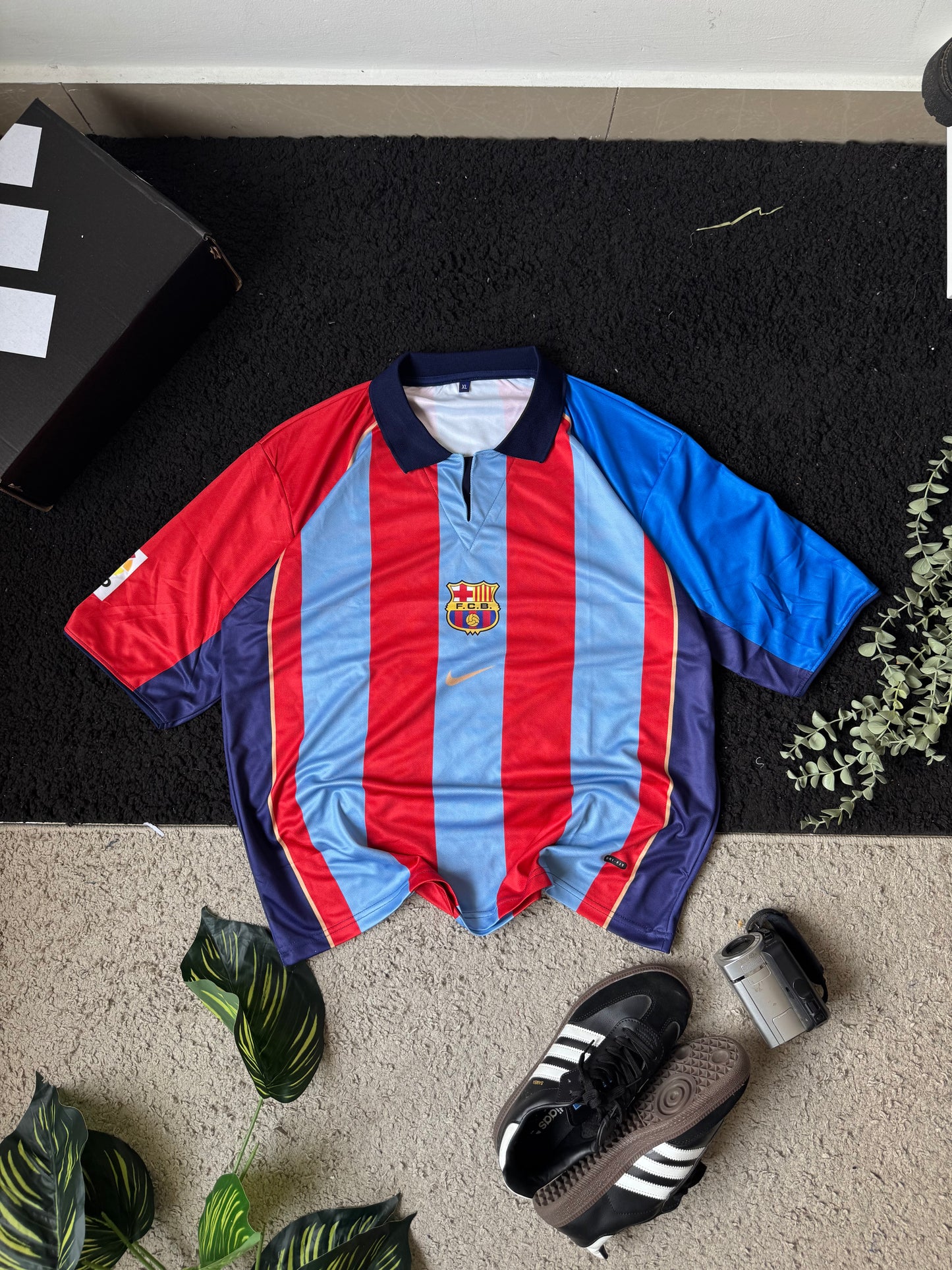 2001/2002 FCB RETRO JERSEY